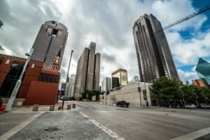 Texas lidera crecimiento inmobiliario comercial tras expansión tech